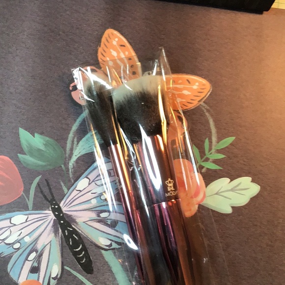 🌻 MODA POWDER AND SOFT GLOW MAKE UP BRUSHES. - Picture 6 of 8